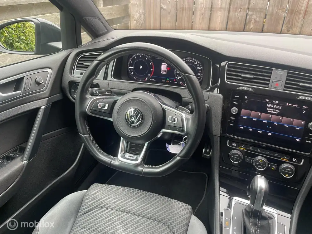 Volkswagen Golf 1.5 TSI R-Line DSG Pano Virtual 150PK Camera uit 2019, foto 8
