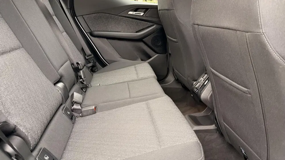 BMW 2-serie 218i uit 2023, foto 13