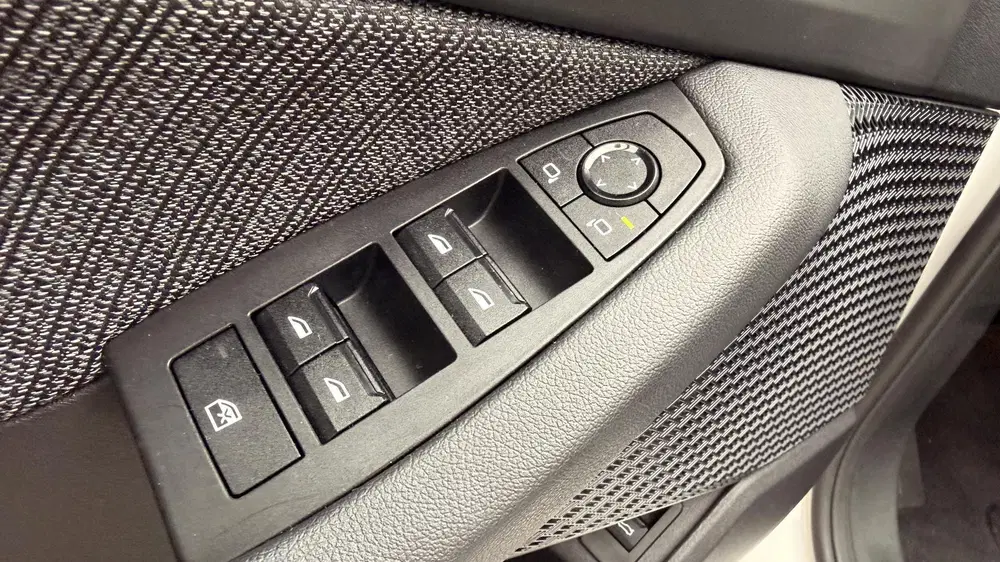 BMW 2-serie 218i uit 2023, foto 16