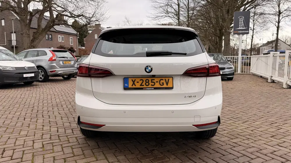 BMW 2-serie 218i uit 2023, foto 8