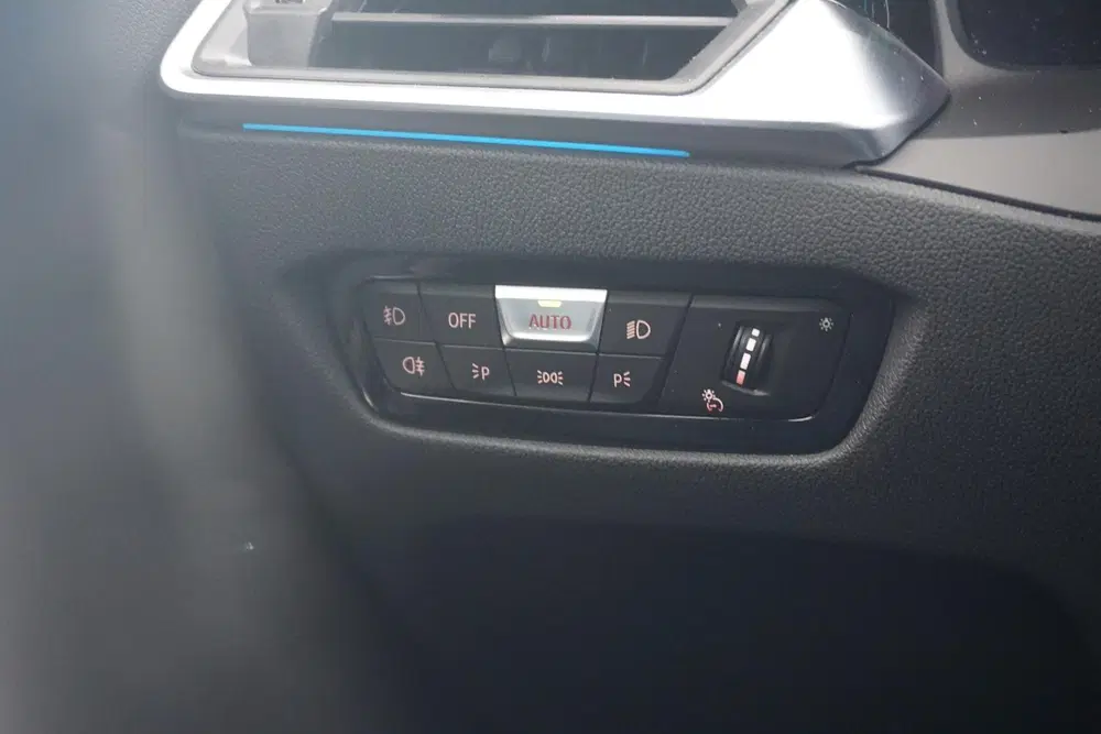 BMW 3-serie Sedan 330e M Sportpakket Head-Up Display uit 2022, foto 18