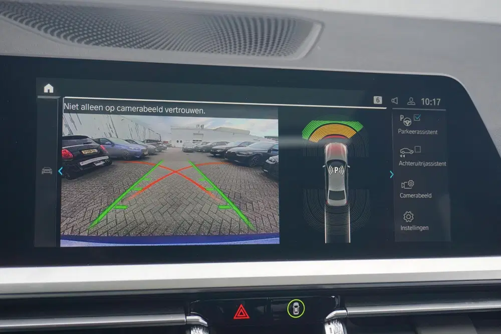 BMW 3-serie Sedan 330e M Sportpakket Head-Up Display uit 2022, foto 19