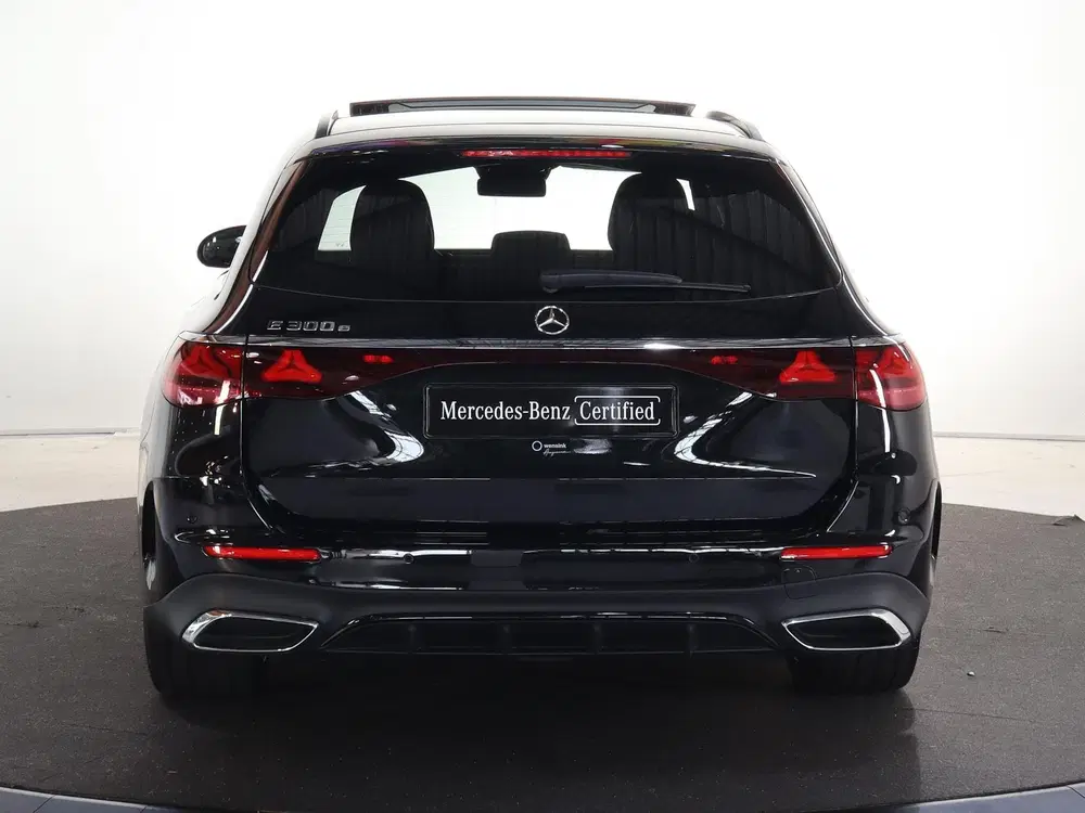 Mercedes-Benz E-Klasse 300 e Business Solution AMG uit 2024, foto 4