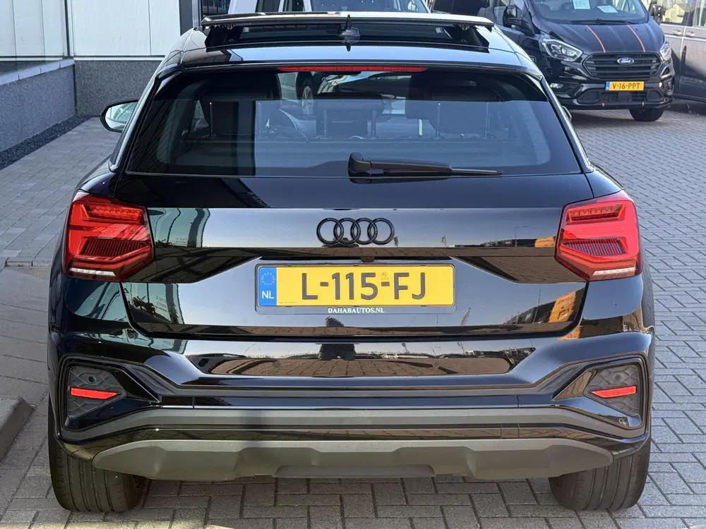 Audi Q2 35 TFSI S Edition uit 2021, foto 15