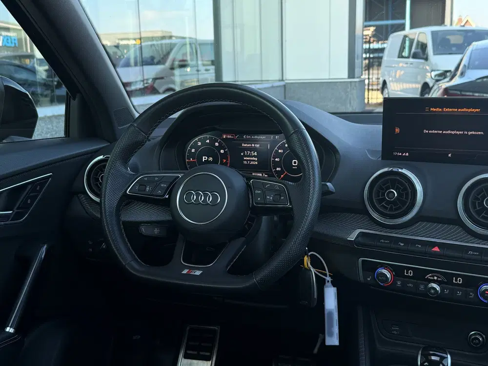 Audi Q2 35 TFSI S Edition uit 2021, foto 18