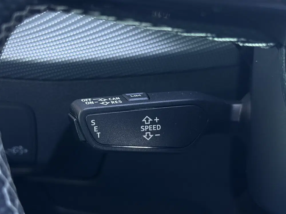 Audi Q2 35 TFSI S Edition uit 2021, foto 20