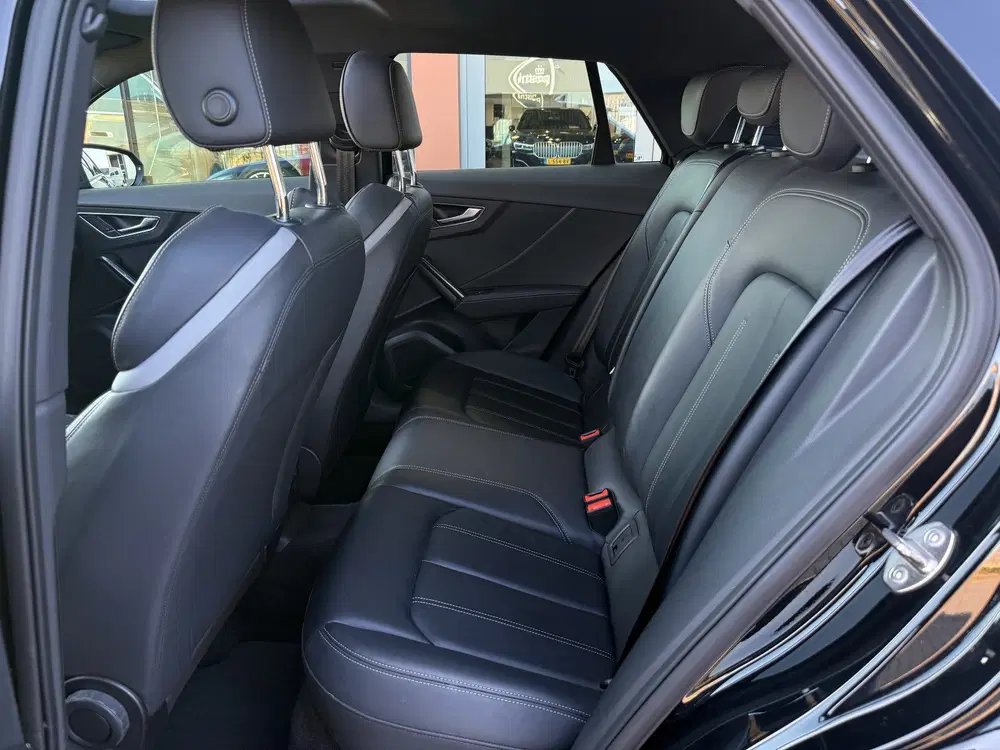 Audi Q2 35 TFSI S Edition uit 2021, foto 8