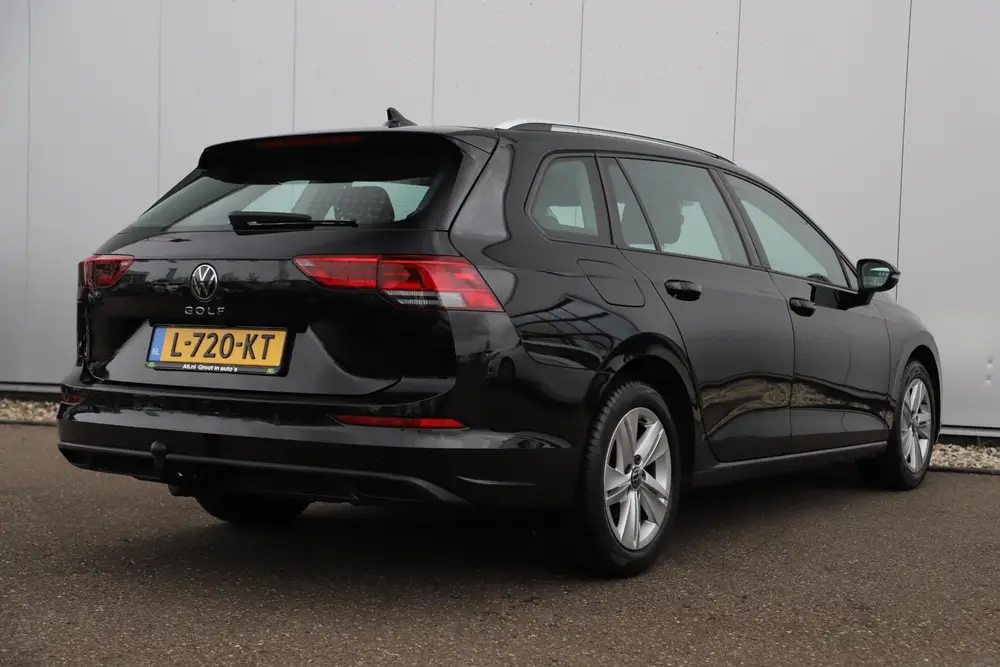 Volkswagen Golf Variant 1.0 TSI Life 110PK Trekhaak Navigati uit 2021, foto 4