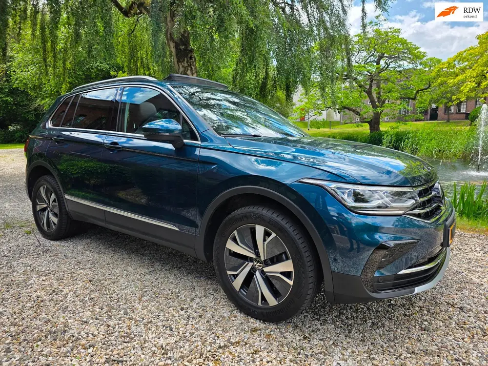 Volkswagen Tiguan 1.4 TSI eHybrid R-Line Business+ uit 2023