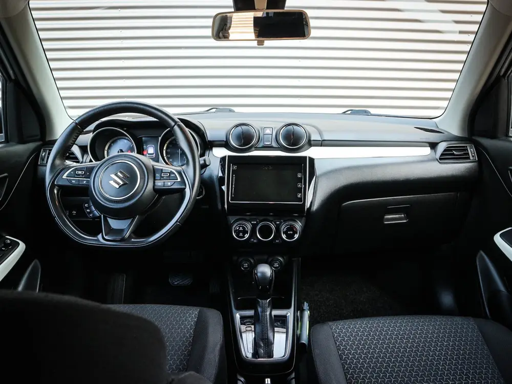 Suzuki Swift 1.2 Stijl | Airco | Navi | Cruise | Stoelverwar uit 2019, foto 5