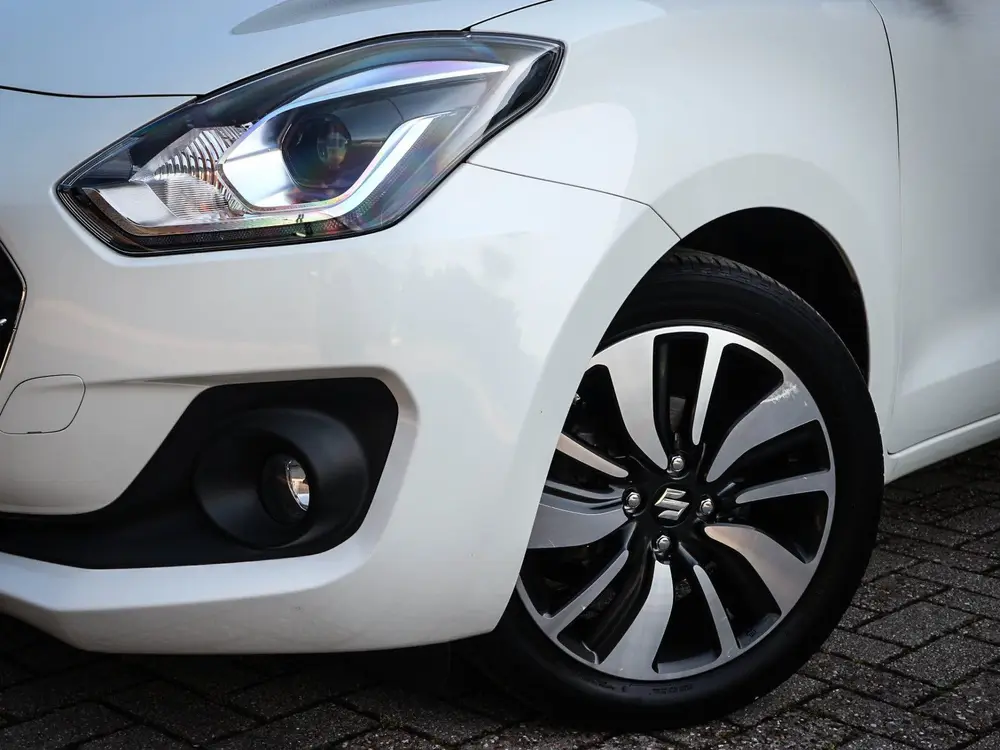 Suzuki Swift 1.2 Stijl | Airco | Navi | Cruise | Stoelverwar uit 2019, foto 6