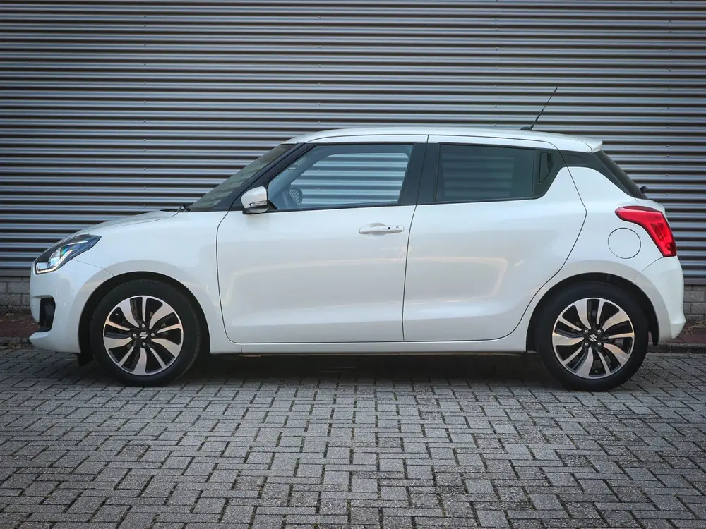 Suzuki Swift 1.2 Stijl | Airco | Navi | Cruise | Stoelverwar uit 2019, foto 9