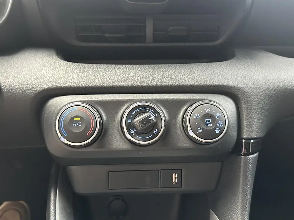 Toyota Yaris 1.5 VVT-i Active uit 2022, foto 13