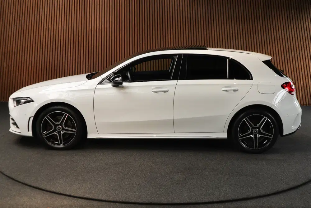 Mercedes-Benz A-Klasse 250e AMG Pano Leder Navi PTS Ambient uit 2022, foto 2