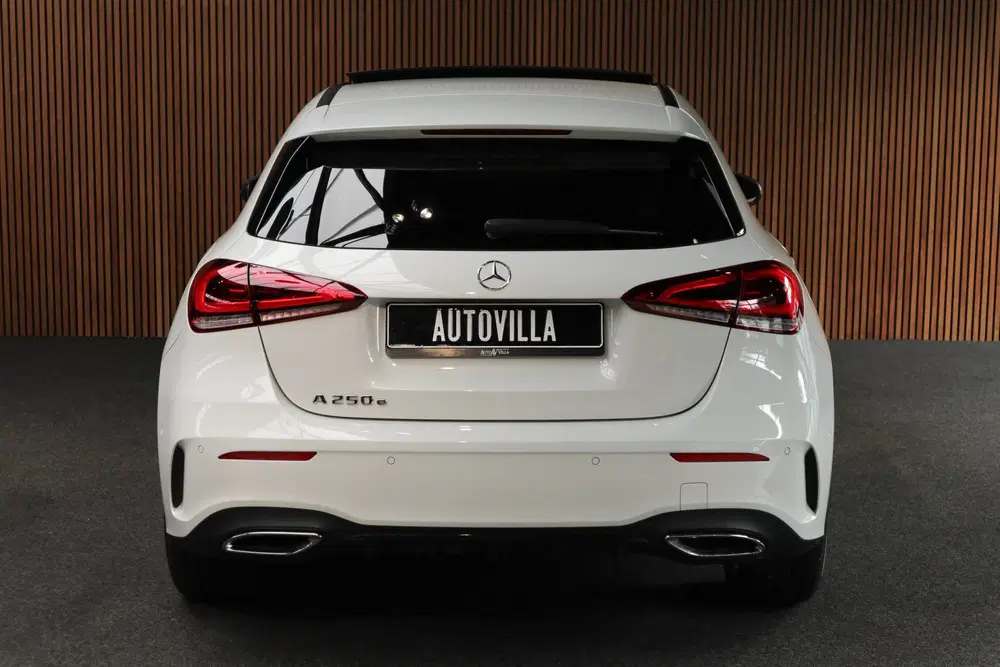 Mercedes-Benz A-Klasse 250e AMG Pano Leder Navi PTS Ambient uit 2022, foto 4