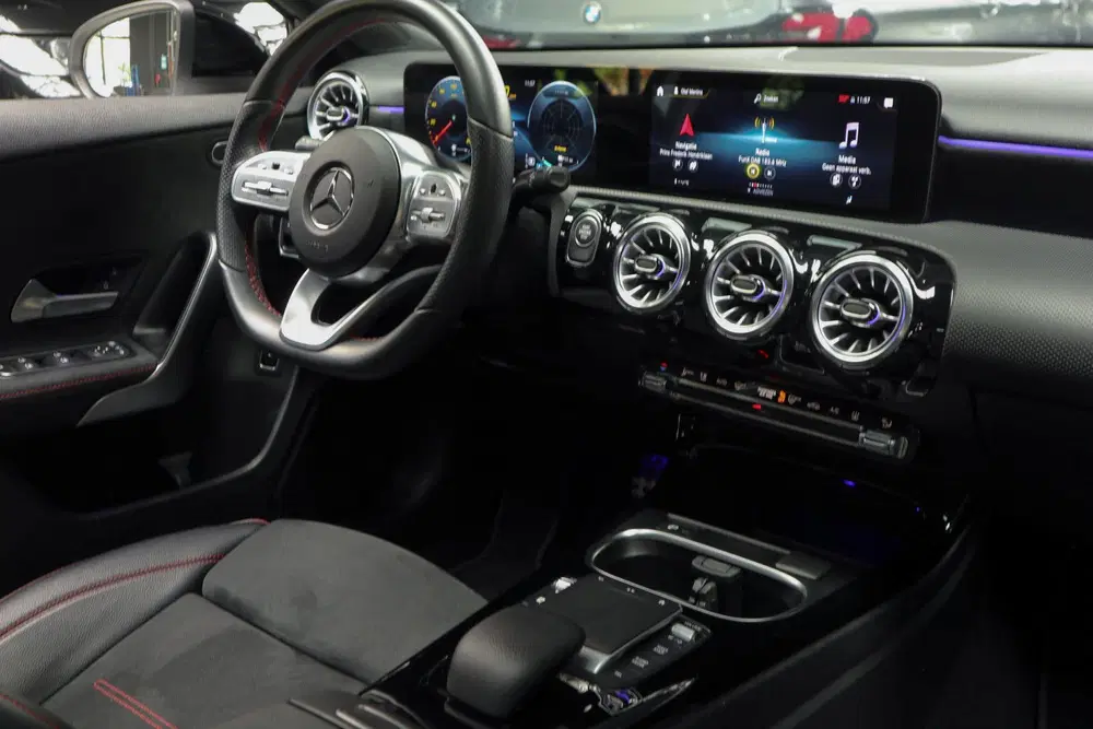 Mercedes-Benz A-Klasse 250e AMG Pano Leder Navi PTS Ambient uit 2022, foto 9