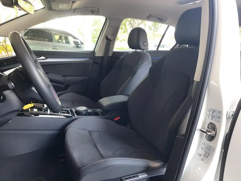 Volkswagen Golf 1.5 eHybrid Style Edition (Camera,Ergo,Grote uit 2025, foto 9