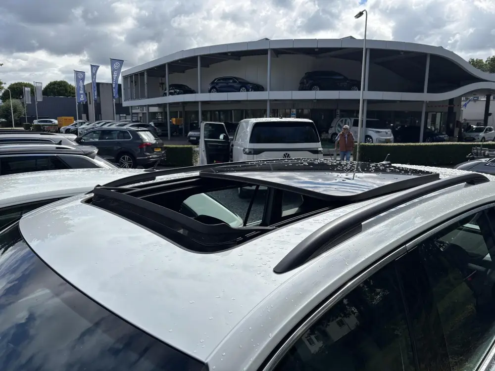 Volkswagen Tiguan TSI 245pk DSG Hybrid R-Line (Pano,Trekhaak uit 2022, foto 2