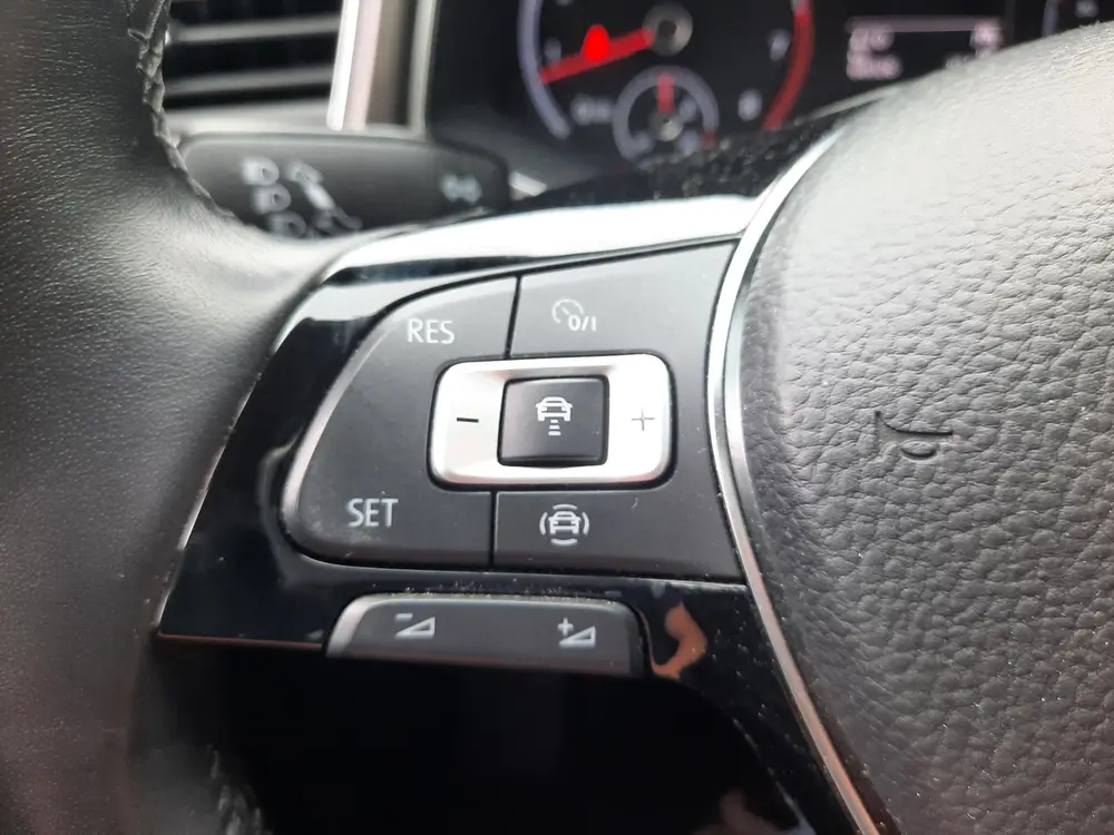 Volkswagen T-Roc 1.5 TSI 150pk Style (Pano,Haak,Camera,Navi) uit 2020, foto 16