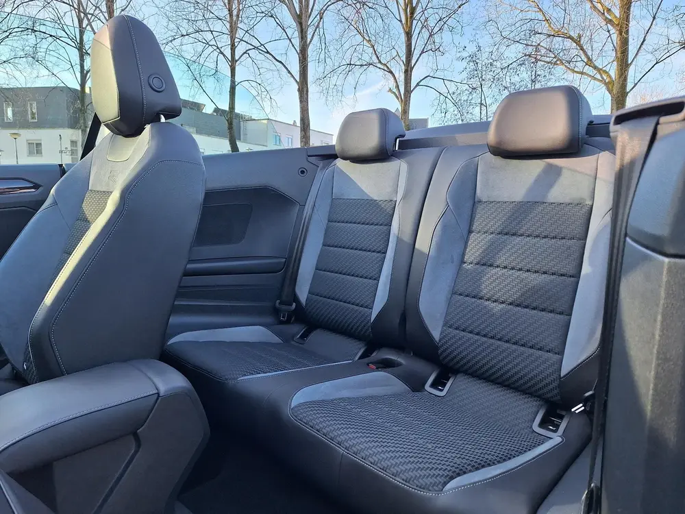 Volkswagen T-Roc Cabrio 1.5 TSI 150pk DSG R-Line (Trekhaak,C uit 2023, foto 18