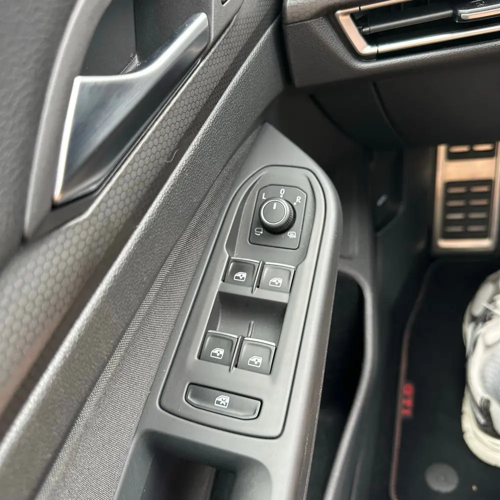 Volkswagen Golf 2.0 TSI OPF 221KW Dsg7 2022 Wit uit 2022, foto 19