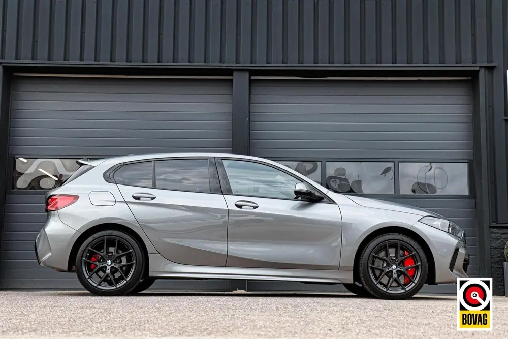 BMW 1-serie 118i M-Sport M-Pakket Shadow uit 2023, foto 3