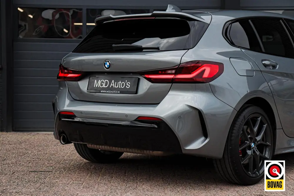 BMW 1-serie 118i M-Sport M-Pakket Shadow uit 2023, foto 5
