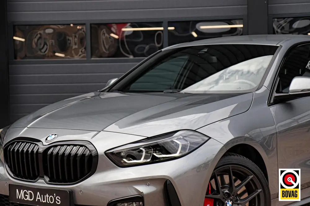 BMW 1-serie 118i M-Sport M-Pakket Shadow uit 2023, foto 6