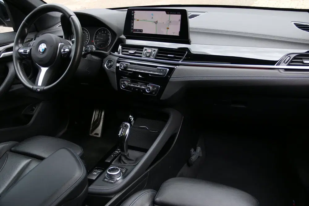 BMW X1 SDrive20i High Executive Edition M-PAKKET uit 2019, foto 11