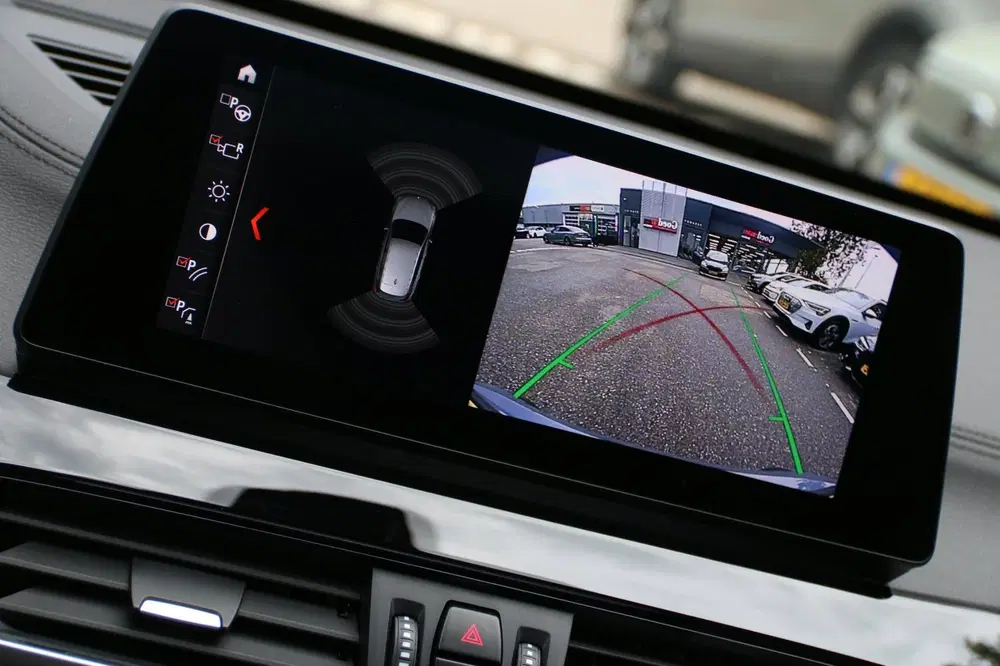 BMW X1 SDrive20i High Executive Edition M-PAKKET uit 2019, foto 16