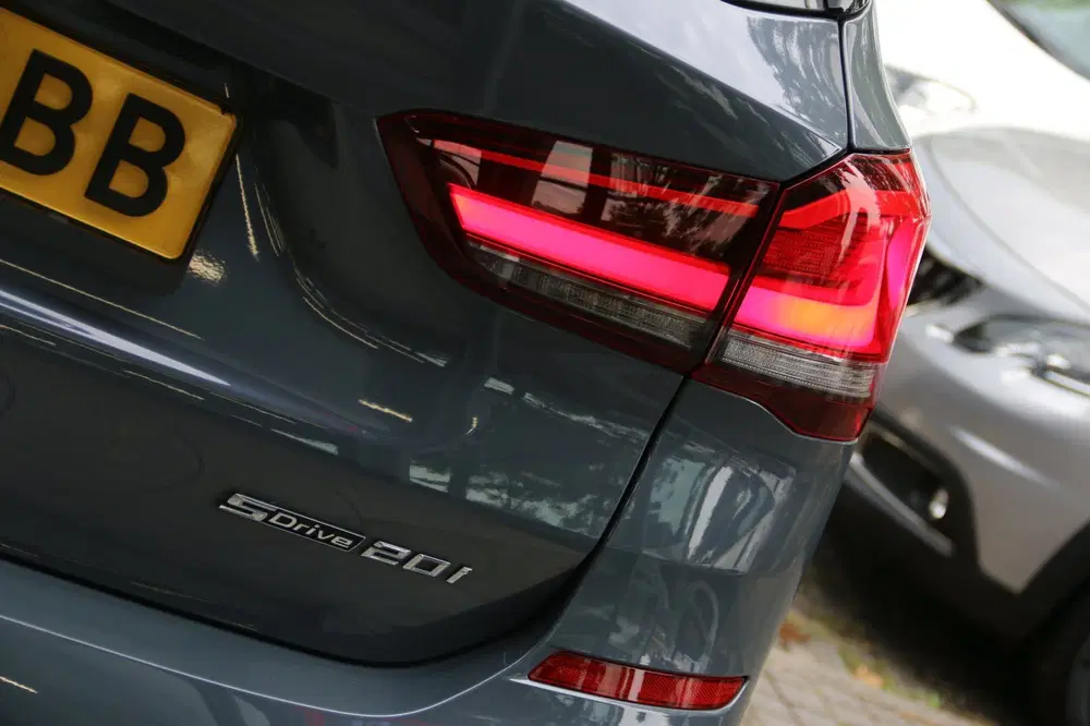 BMW X1 SDrive20i High Executive Edition M-PAKKET uit 2019, foto 7