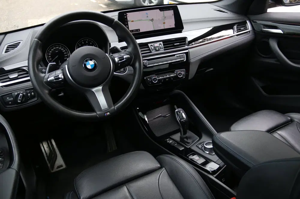 BMW X1 SDrive20i High Executive Edition M-PAKKET uit 2019, foto 9
