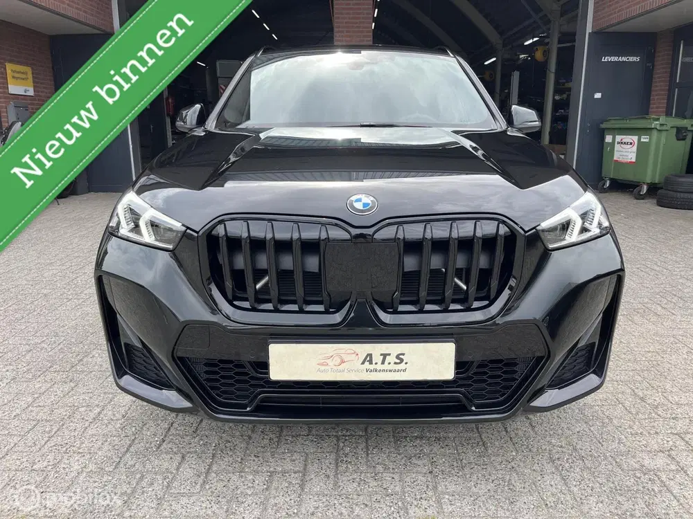 BMW X1 sDrive18i M-PAKKET*PANO-DAK*LED*CRUISE*PDC uit 2025, foto 2