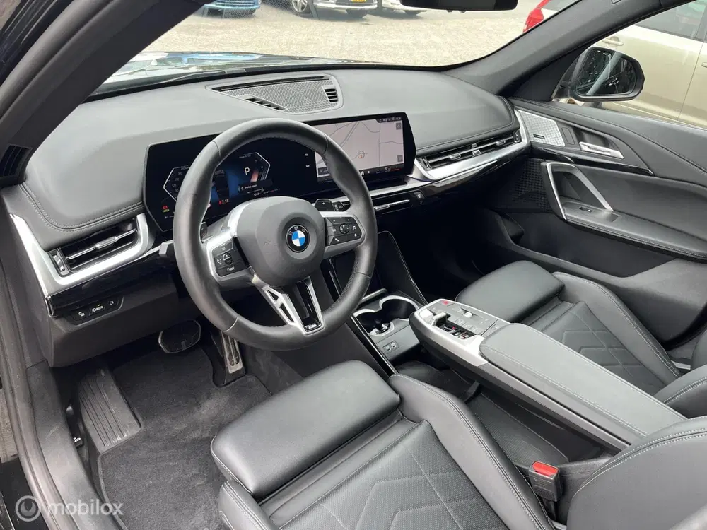 BMW X1 sDrive18i M-PAKKET*PANO-DAK*LED*CRUISE*PDC uit 2025, foto 7