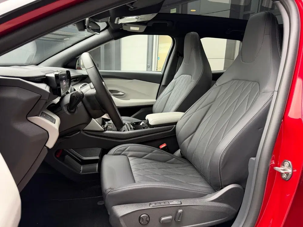 Ford Capri Premium Extended Range RWD 77 kWh uit 2025, foto 15
