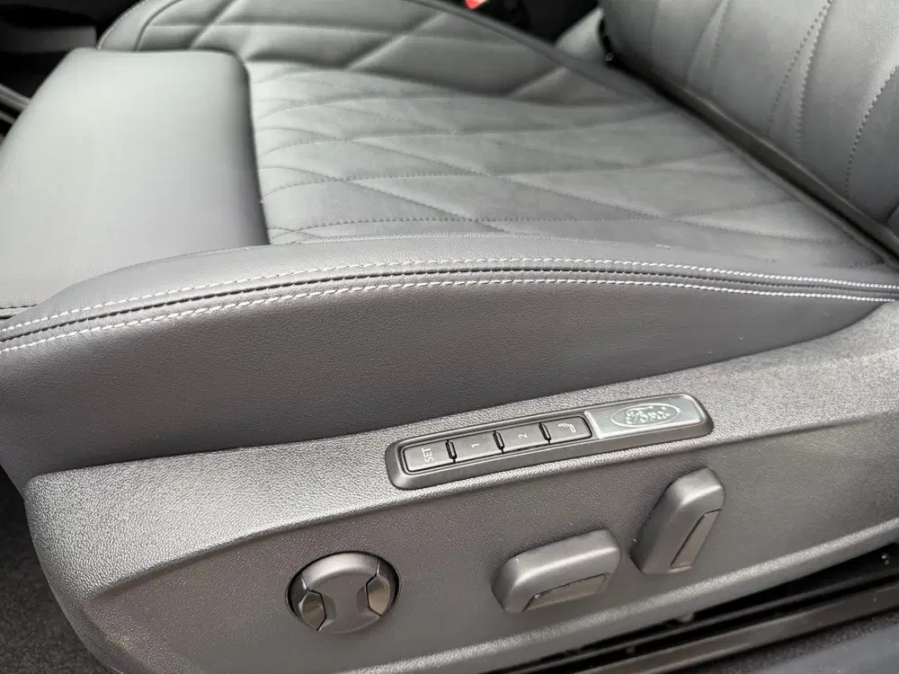 Ford Capri Premium Extended Range RWD 77 kWh uit 2025, foto 16