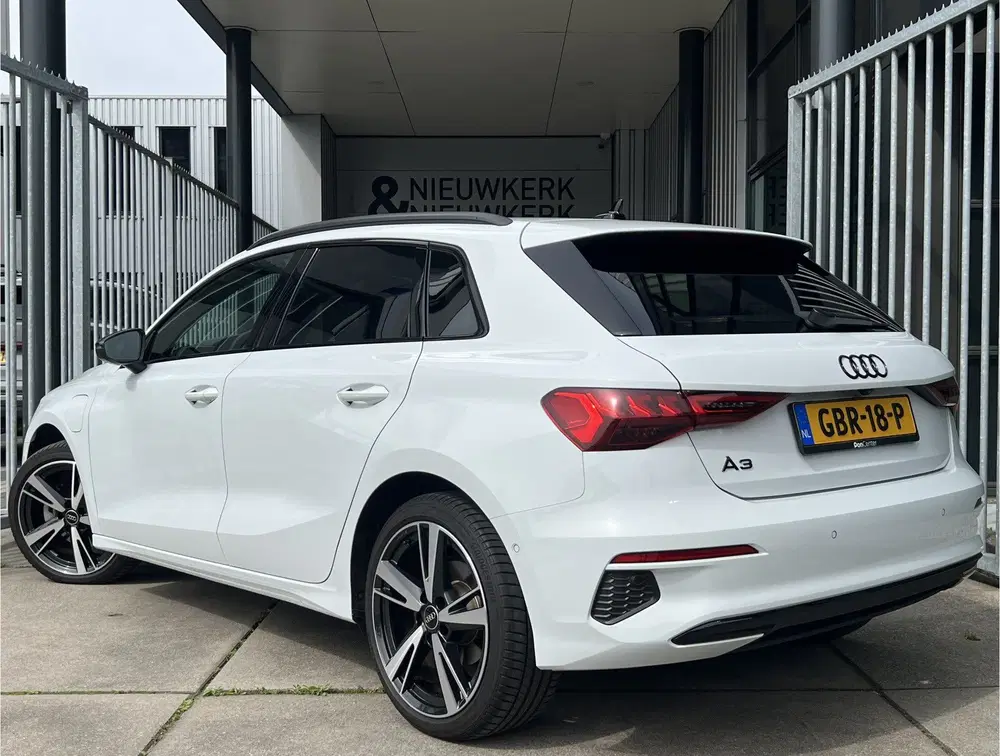 Audi A3 40 TFSI e Advanced Edition Hybrid uit 2024, foto 4