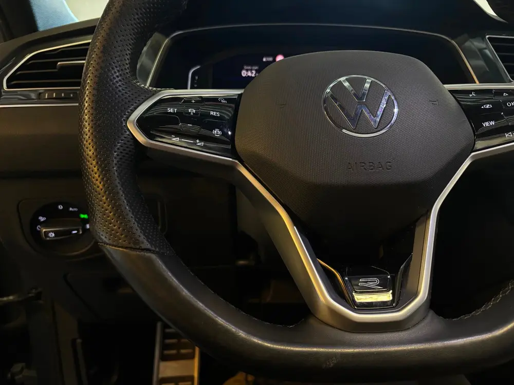 Volkswagen Tiguan 1.4 TSI eHybrid R-Line Business+ | Pano | uit 2023, foto 19