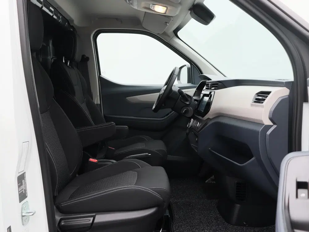 Maxus eDeliver 3 SWB 50 kWh Vloer & Wandbetimmering uit 2023, foto 20