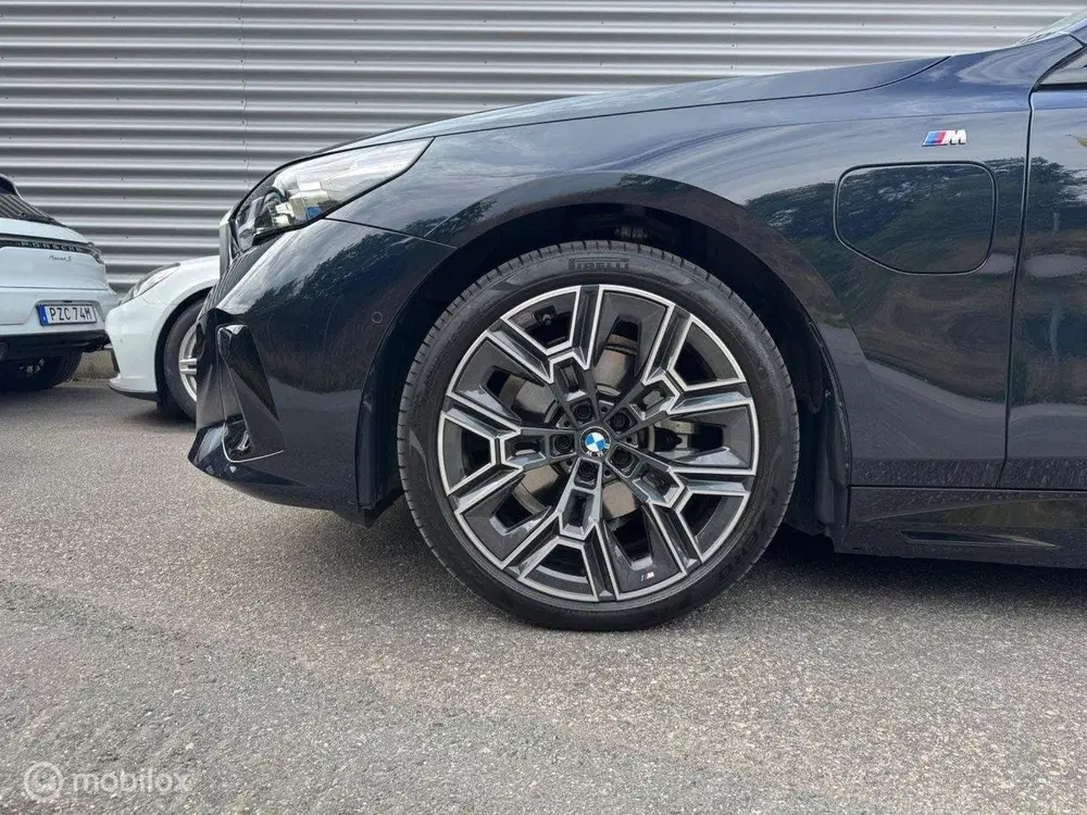BMW 5-serie 530e xDrive uit 2025, foto 10