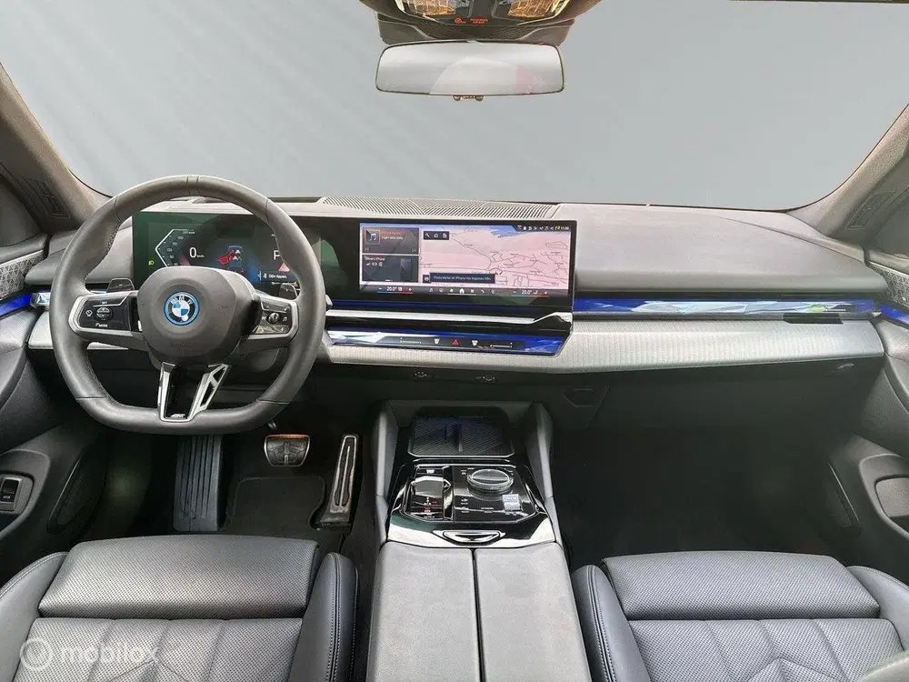BMW 5-serie 530e xDrive uit 2025, foto 13