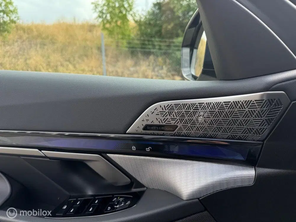 BMW 5-serie 530e xDrive uit 2025, foto 19