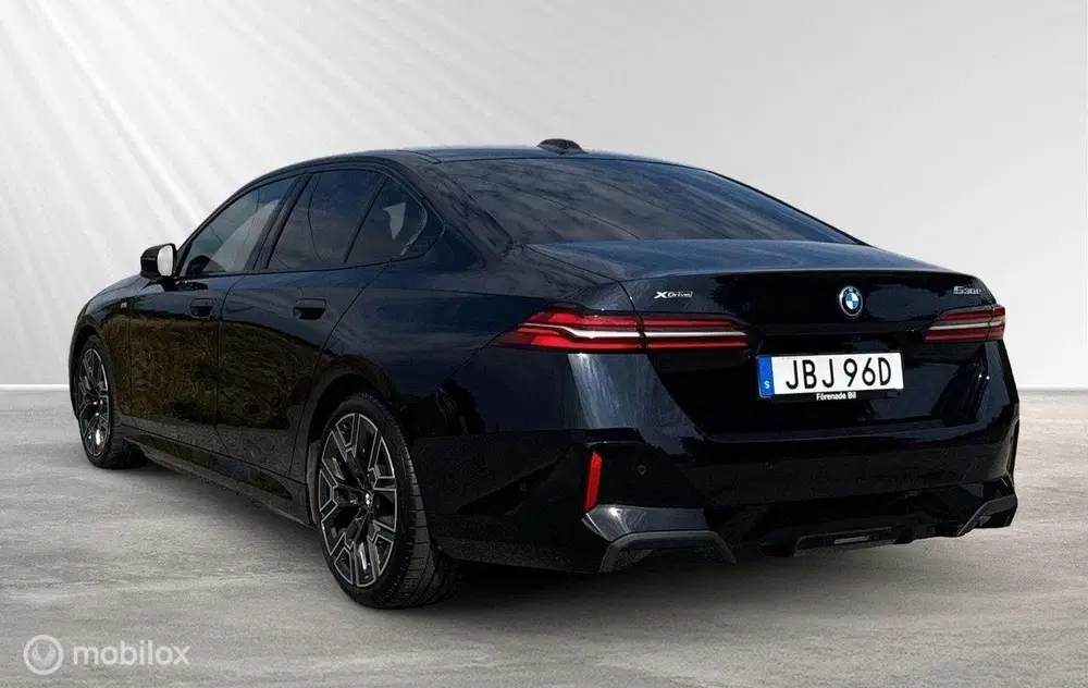 BMW 5-serie 530e xDrive uit 2025, foto 3