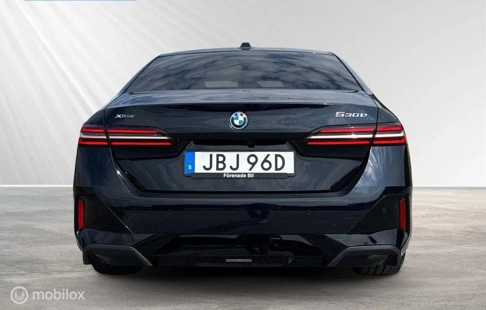 BMW 5-serie 530e xDrive uit 2025, foto 5