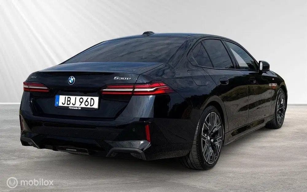 BMW 5-serie 530e xDrive uit 2025, foto 6