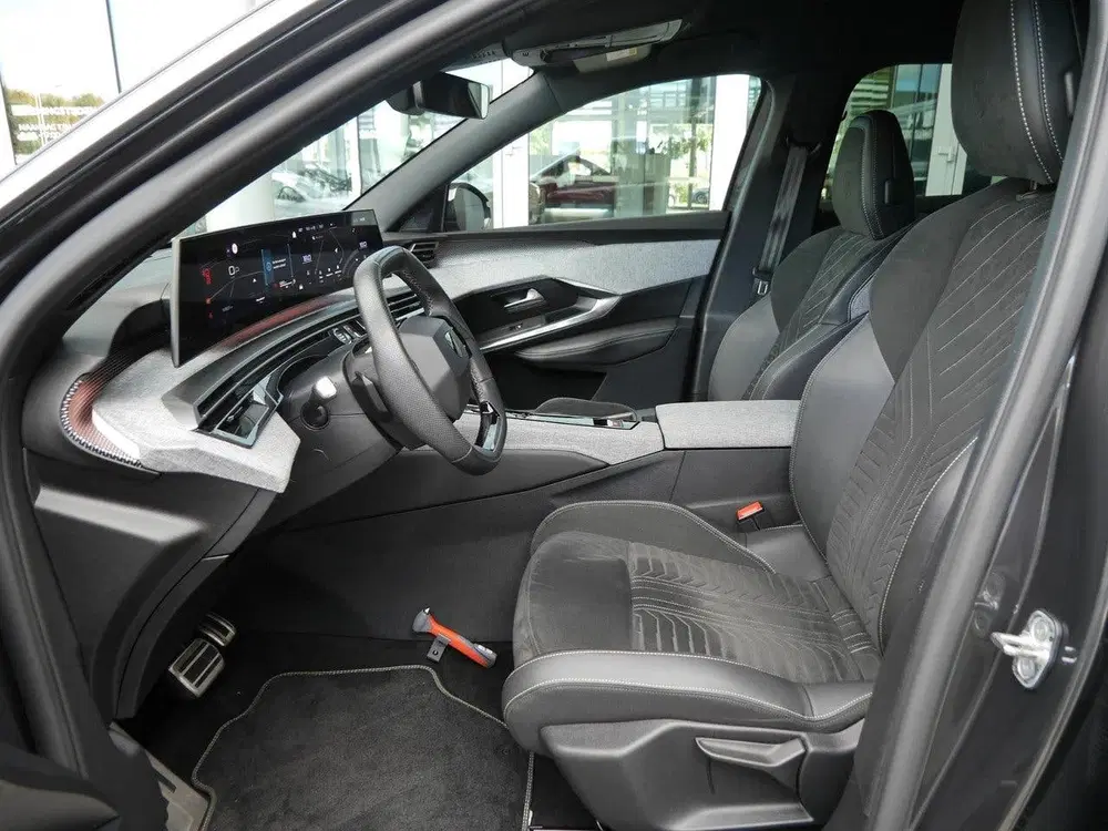 Peugeot 3008 1.2 Hybrid 136 GT uit 2024, foto 10