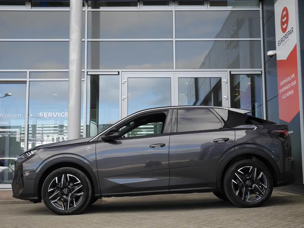 Peugeot 3008 1.2 Hybrid 136 GT uit 2024, foto 3