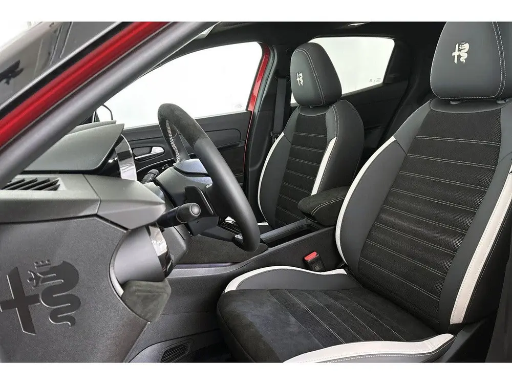 Alfa Romeo Junior 1.2 Turbo Hybrid Ibrida Sport Speciale Pan uit 2026, foto 6