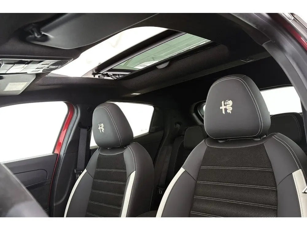 Alfa Romeo Junior 1.2 Turbo Hybrid Ibrida Sport Speciale Pan uit 2026, foto 8
