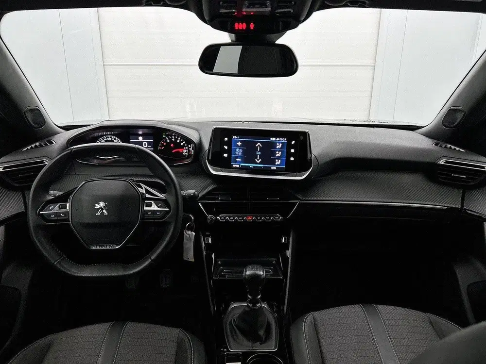 Peugeot 2008 1.2 100pk Allure uit 2023, foto 11